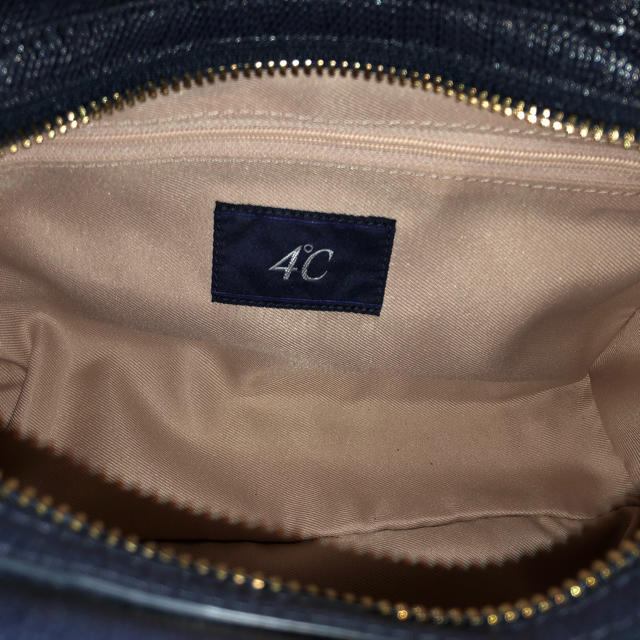 4℃(ヨンドシー)の4℃ハンドバッグ ショルダー付き ネイビー レディースのバッグ(ハンドバッグ)の商品写真