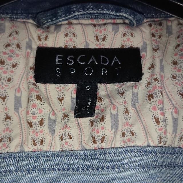 ESCADA(エスカーダ)の【値下げ】エスカーダスポーツ ダメージGジャン レディースのジャケット/アウター(Gジャン/デニムジャケット)の商品写真