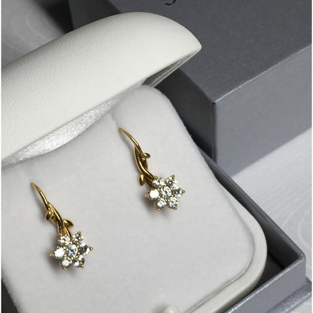 スタージュエリー K18 ダイヤモンド ピアス - ピアス