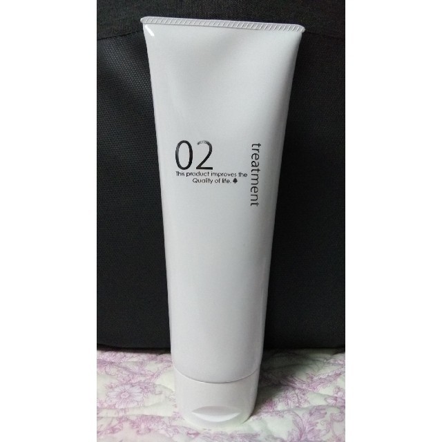 QUEEN'S BATHROOM(クイーンズバスルーム)のQUEEN'S BATHROOM薬用トリートメント 240g(新品) コスメ/美容のヘアケア/スタイリング(トリートメント)の商品写真