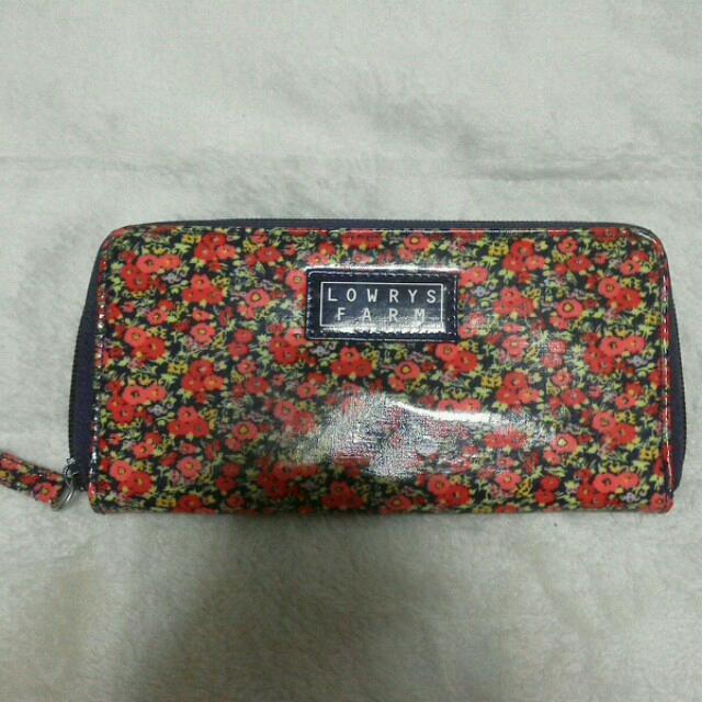 LOWRYS FARM(ローリーズファーム)の花柄長財布 レディースのファッション小物(財布)の商品写真