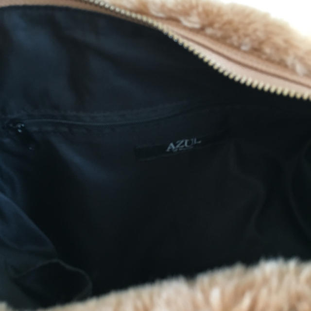 AZUL by moussy(アズールバイマウジー)のアズール ファー ショルダーバッグ クラッチバッグ レディースのバッグ(ショルダーバッグ)の商品写真