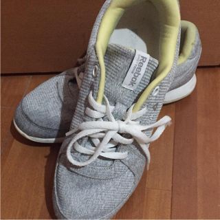 Reebokのフリマアイテム一覧 Reebokのフリマアイテム一覧