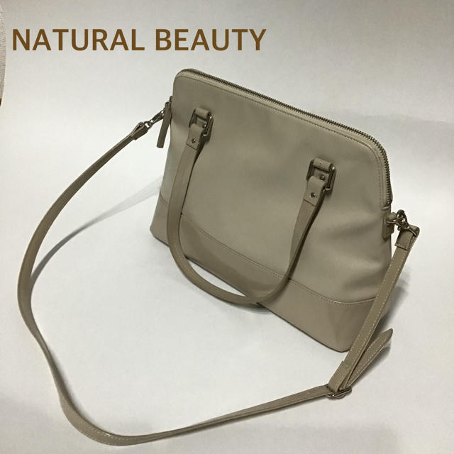 NATURAL BEAUTY(ナチュラルビューティー)のショルダーバッグ✳︎ナチュラルビューティー✳︎レザー✳︎ベージュ✳︎シンプル レディースのバッグ(ショルダーバッグ)の商品写真