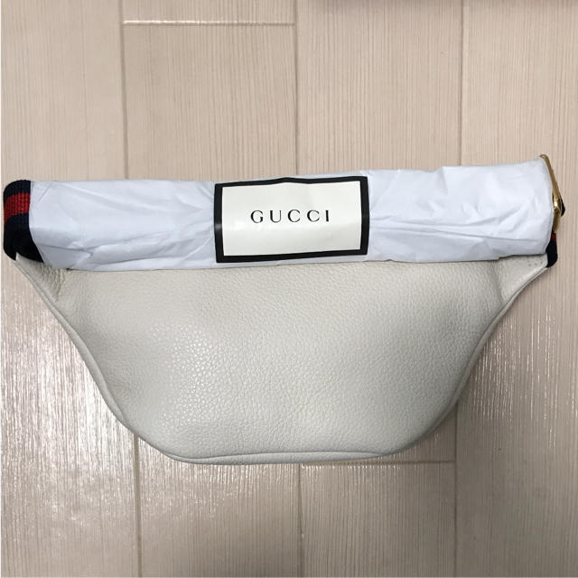 Gucci(グッチ)のグッチ GUCCI プリント スモール ベルトバッグ 新品未使用品 送料無料  レディースのバッグ(ボディバッグ/ウエストポーチ)の商品写真