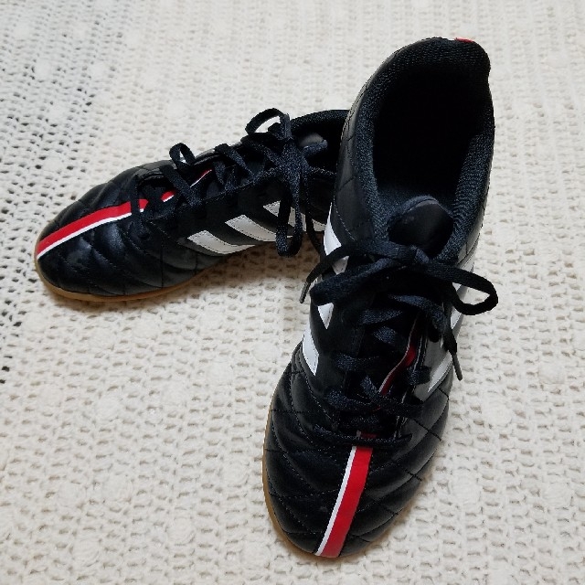 adidas(アディダス)の連休sale！adidas トレシュー ブラック 24.5cm スポーツ/アウトドアのサッカー/フットサル(シューズ)の商品写真