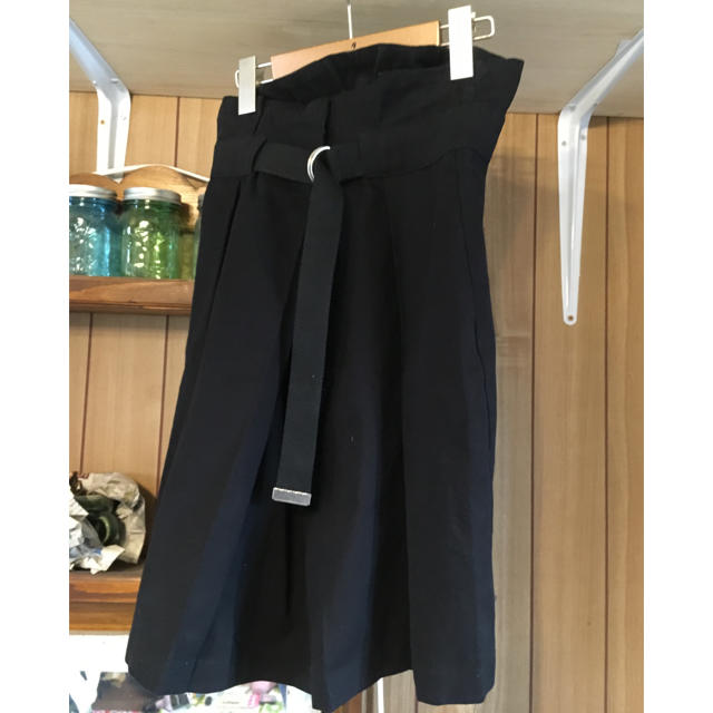 KBF(ケービーエフ)のKBF タックオーバーベルトセットスカート レディースのスカート(ひざ丈スカート)の商品写真