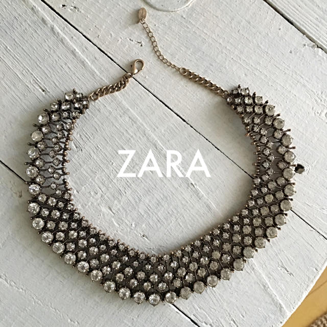 ZARA(ザラ)のZARA ラインストーンネックレス レディースのアクセサリー(ネックレス)の商品写真