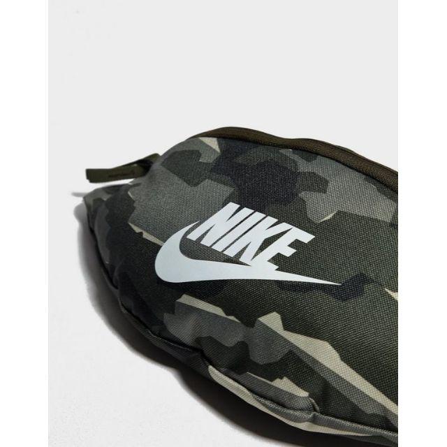 NIKE(ナイキ)の今流行！Nike(ナイキ) ポシェット ボディバッグ 肩掛け 迷彩 メンズのバッグ(ウエストポーチ)の商品写真