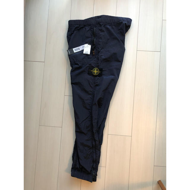 STONE ISLAND(ストーンアイランド)のイツヒ様 専用 STONEISLAND NYLON METAL PANTS メンズのパンツ(ワークパンツ/カーゴパンツ)の商品写真