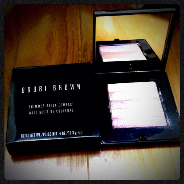 BOBBI BROWN(ボビイブラウン)の未使用♡BOBBI BROWNコンパクト コスメ/美容のベースメイク/化粧品(その他)の商品写真