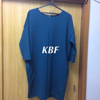 ケービーエフ(KBF)のワンピース(ひざ丈ワンピース)