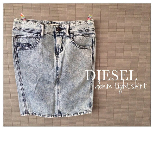 DIESEL(ディーゼル)の【美品】DIESELデニムタイトスカート レディースのスカート(ひざ丈スカート)の商品写真