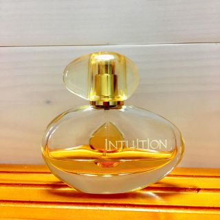 エスティローダー(Estee Lauder)のエスティーローダー イントゥイション 香水(香水(女性用))