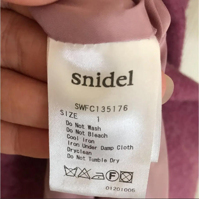 SNIDEL(スナイデル)のスナイデル  ガウンコート ピンク レディースのジャケット/アウター(ガウンコート)の商品写真