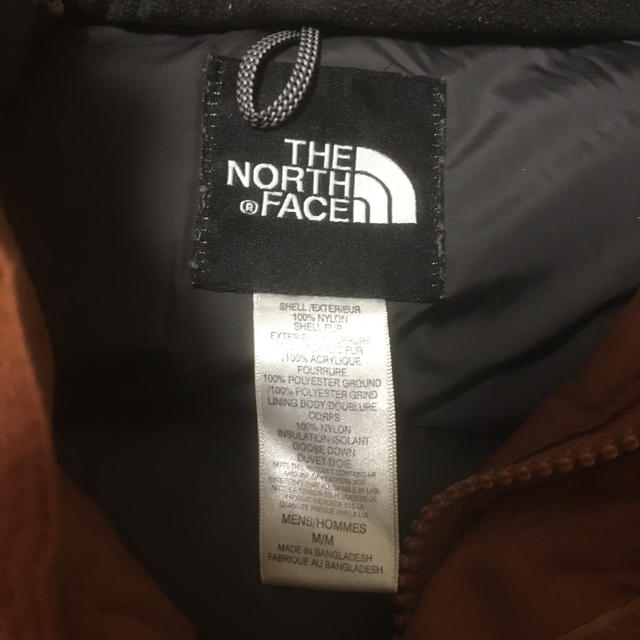 THE NORTH FACE(ザノースフェイス)のノースフェイス。マクマード。M。アースカラー。値下げ。 メンズのジャケット/アウター(ダウンジャケット)の商品写真