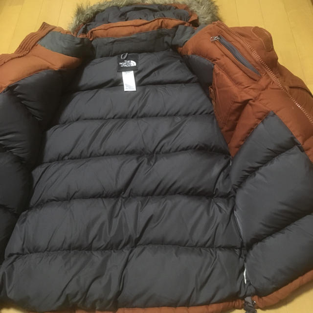 THE NORTH FACE(ザノースフェイス)のノースフェイス。マクマード。M。アースカラー。値下げ。 メンズのジャケット/アウター(ダウンジャケット)の商品写真