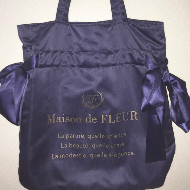 Maison de FLEUR(メゾンドフルール)のMaison de FLEUR ダブルリボントートバッグ レディースのバッグ(トートバッグ)の商品写真