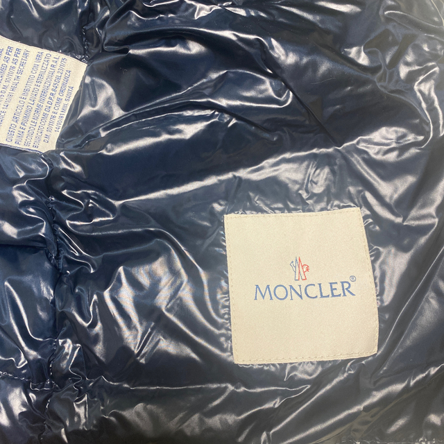 MONCLER(モンクレール)の美品 MONCLER ダウンベスト Gui ネイビー メンズのジャケット/アウター(ダウンベスト)の商品写真