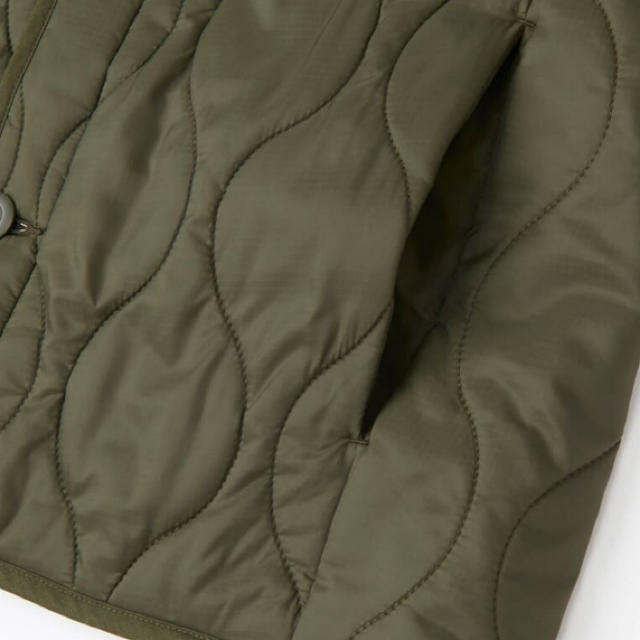 UNIQLO(ユニクロ)のウォームパデットミリタリージャケット メンズのジャケット/アウター(ミリタリージャケット)の商品写真