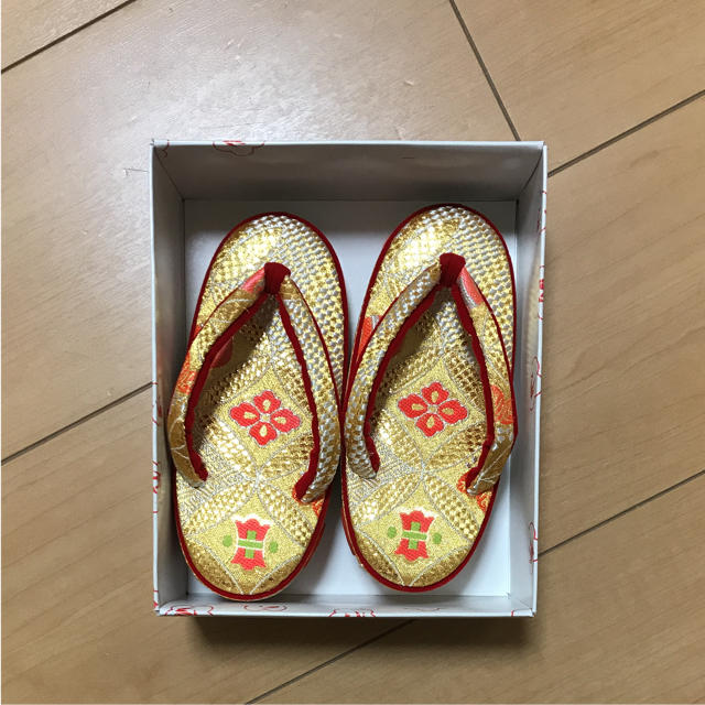 七五三 草履  キッズ/ベビー/マタニティのキッズ靴/シューズ(15cm~)(下駄/草履)の商品写真