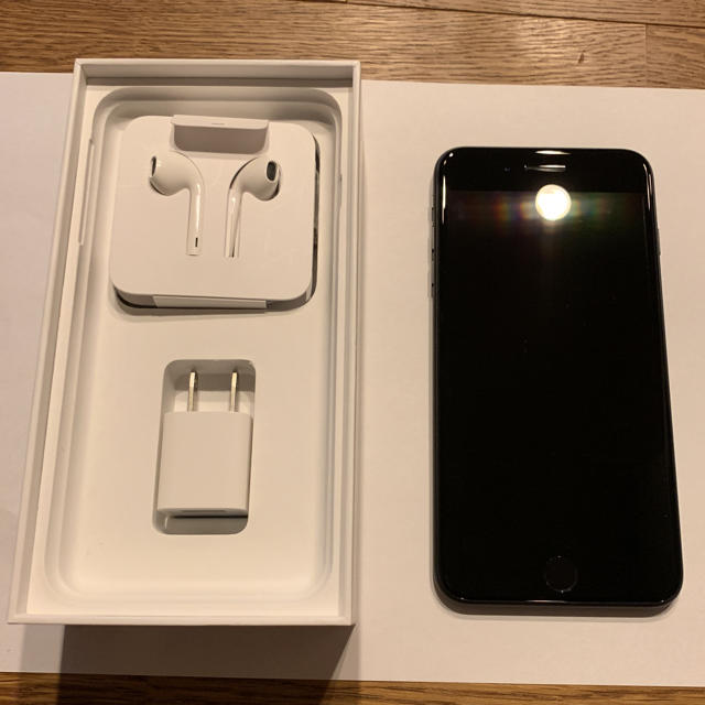 Apple(アップル)のTruongsinhさま専用 iPhone7plus 32GB SIMフリー スマホ/家電/カメラのスマートフォン/携帯電話(スマートフォン本体)の商品写真