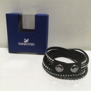 スワロフスキー(SWAROVSKI)のスワロフスキークリスタルレザーブレスレット(ブレスレット/バングル)