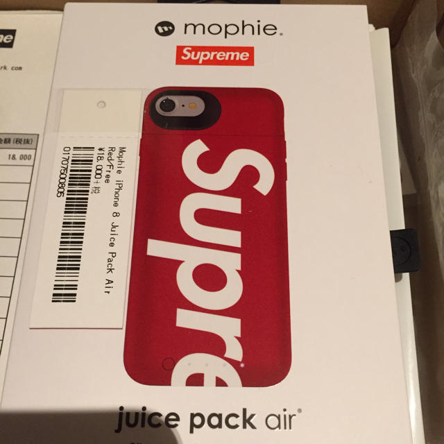 Supreme(シュプリーム)のSupreme/mophie iPhone8 Juice Pack Air スマホ/家電/カメラのスマートフォン/携帯電話(バッテリー/充電器)の商品写真