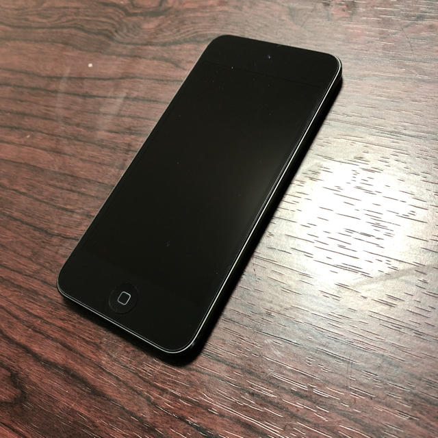 iPod touch(アイポッドタッチ)のiPod touch 6世代 16GB スマホ/家電/カメラのスマートフォン/携帯電話(スマートフォン本体)の商品写真