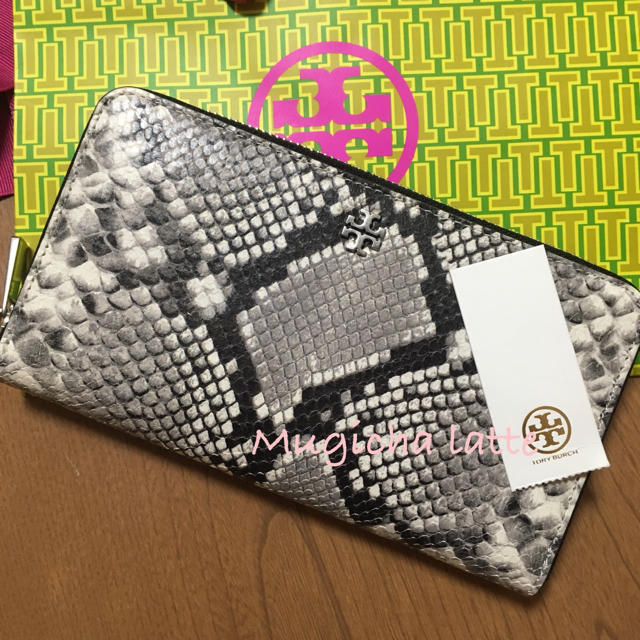 ♡新品未使用♡小傷ありToryburch パイソン柄財布