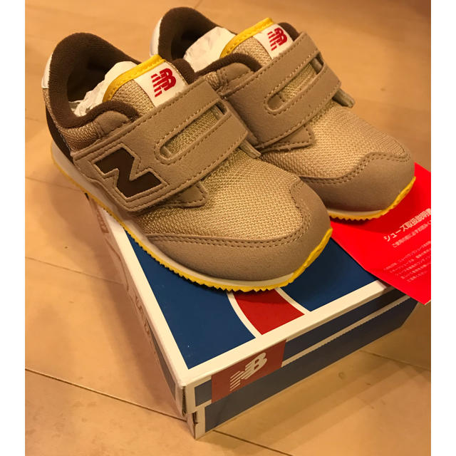 New Balance(ニューバランス)のニューバランス キッズ  土日のみ値下げ キッズ/ベビー/マタニティのキッズ靴/シューズ(15cm~)(スニーカー)の商品写真