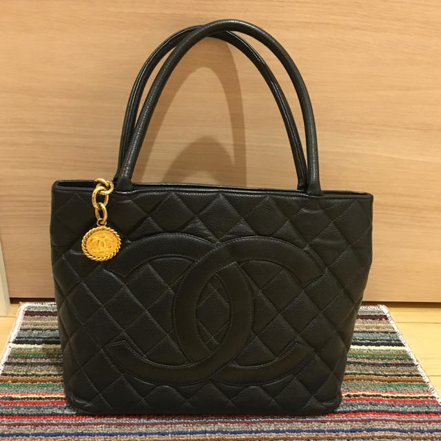 CHANEL - REIちゃん/CHANELキャビアスキン復刻版トートバッグ (黒)