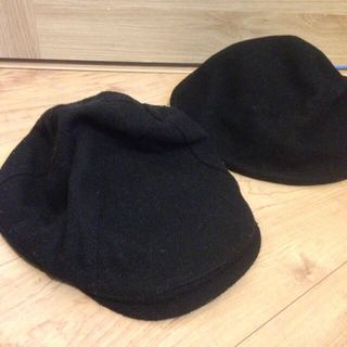 エイチアンドエム(H&M)の黒 帽子 2点セット(ハンチング/ベレー帽)