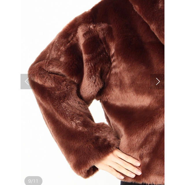 EMSEXCITE(エムズエキサイト)の新品未開封タグ付き デカ衿フェイクファージャケット レディースのジャケット/アウター(毛皮/ファーコート)の商品写真