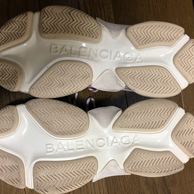 Balenciaga(バレンシアガ)のBalenciaga triple s イタリア製 43 中古 オンライン購入品 メンズの靴/シューズ(スニーカー)の商品写真