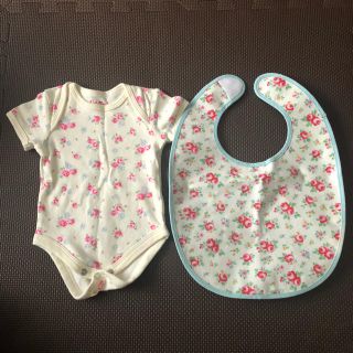 キャスキッドソン(Cath Kidston)のCath Kids ロンパース スタイ 花柄 2点セット(ロンパース)