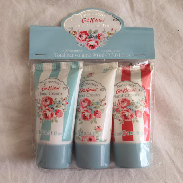 Cath Kidston(キャスキッドソン)のキャスキッドソン☆ハンドクリーム コスメ/美容のボディケア(その他)の商品写真