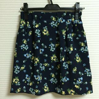 ページボーイ(PAGEBOY)のページボーイ♡新品花柄タイトスカート(ミニスカート)