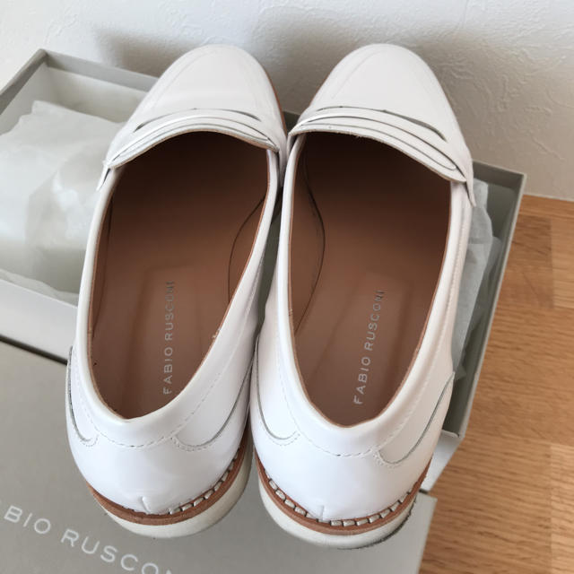 FABIO RUSCONI(ファビオルスコーニ)のファビオルスコーニ  ローファー ホワイト レディースの靴/シューズ(ローファー/革靴)の商品写真