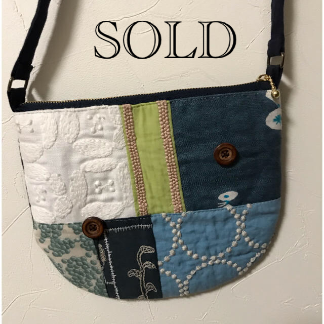 mina perhonen(ミナペルホネン)のSOLD‼️ミナペルホネン パッチワーク ポシェット  ハンドメイド ハンドメイドのファッション小物(バッグ)の商品写真