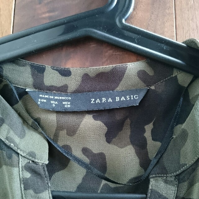 ZARA(ザラ)の新品！ZARA カモフラブラウス レディースのトップス(シャツ/ブラウス(長袖/七分))の商品写真