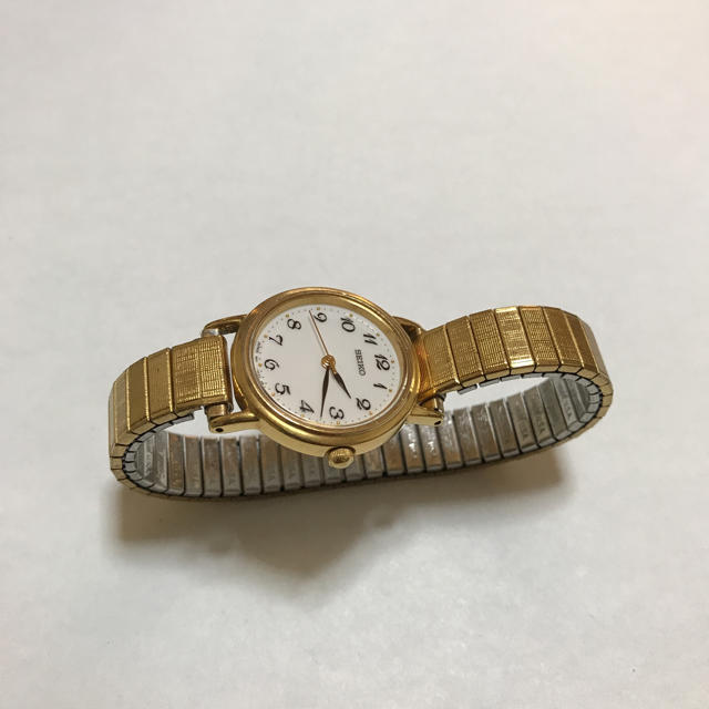 SEIKO(セイコー)のSEIKO 腕時計 電池式 ゴールド レディース    レディースのファッション小物(腕時計)の商品写真