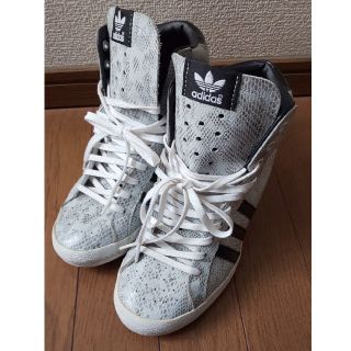 アディダス(adidas)のadidas インヒールスニーカー(スニーカー)