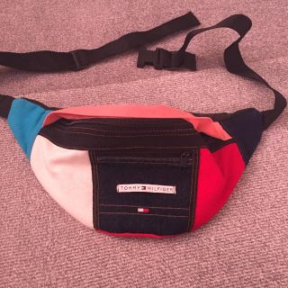 TOMMY HILFIGER(ウエストポーチ)のフリマアイテム一覧 TOMMY HILFIGER(ウエストポーチ)のフリマアイテム一覧