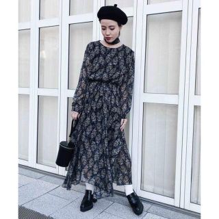 アメリヴィンテージ(Ameri VINTAGE)のAmeri VINTAGE PAISLEY SHIRRING DRESS(ロングワンピース/マキシワンピース)