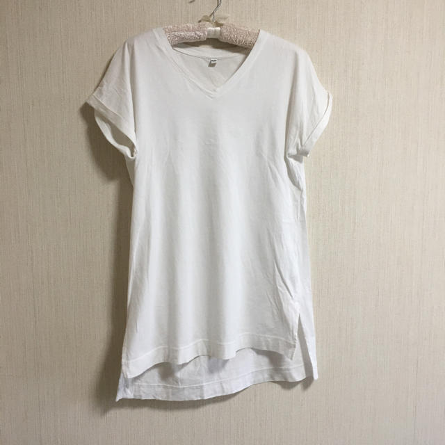 UNIQLO(ユニクロ)のVネックTシャツ レディースのトップス(Tシャツ(半袖/袖なし))の商品写真