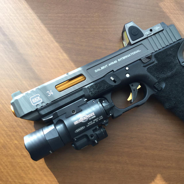 surefire x400 ultra with greenlaser 実物 エンタメ/ホビーのミリタリー(個人装備)の商品写真