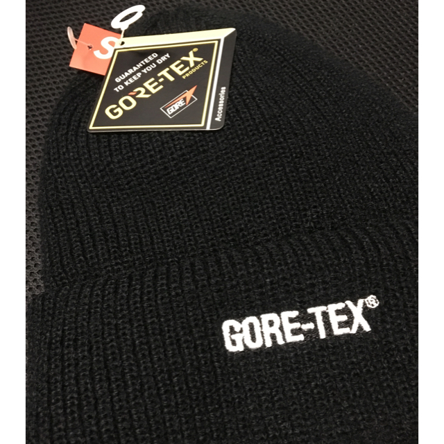 Supreme(シュプリーム)のsupreme GORE-TEX Beanie 黒  シュプリーム  ビーニー メンズの帽子(ニット帽/ビーニー)の商品写真