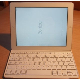 アイパッド(iPad)の【キーボード付】iPad2 16GB シルバー cellularモデル(タブレット)