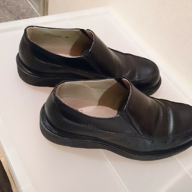 TAKEO KIKUCHI(タケオキクチ)のタケオキクチ 革靴26から26.5センチ メンズの靴/シューズ(ドレス/ビジネス)の商品写真